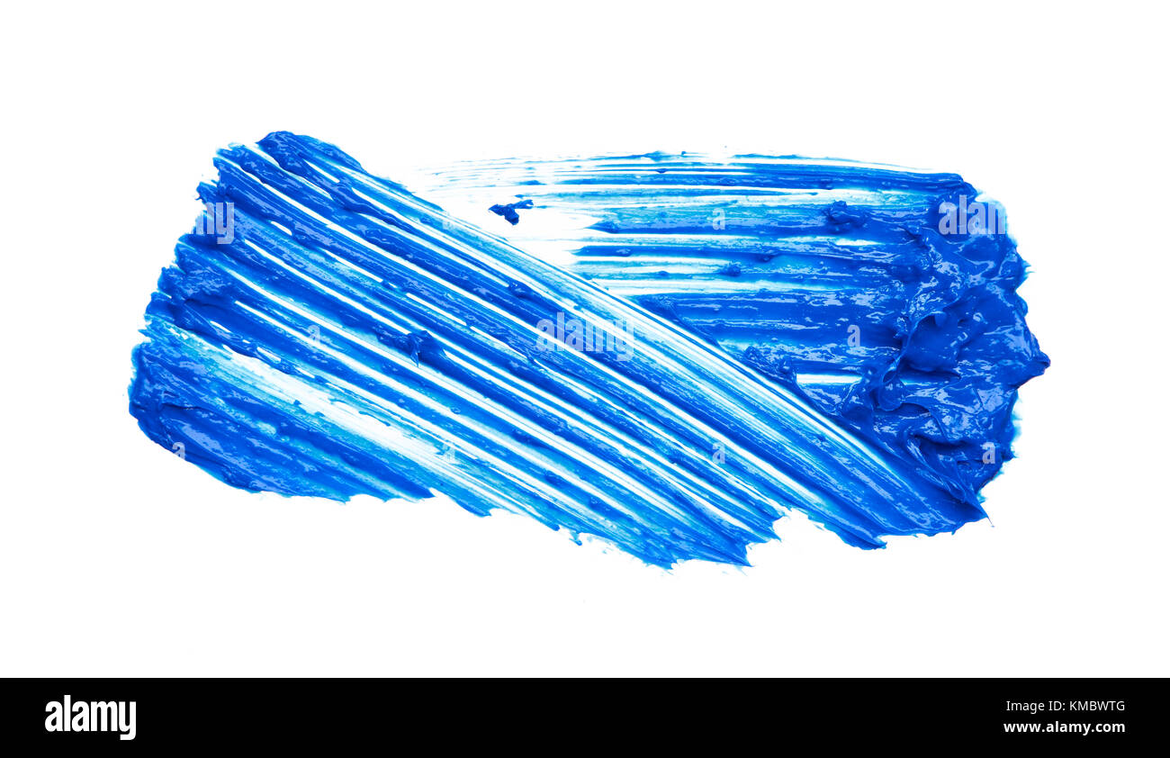Cospargere di vernice di mascara blu su sfondo bianco Foto Stock
