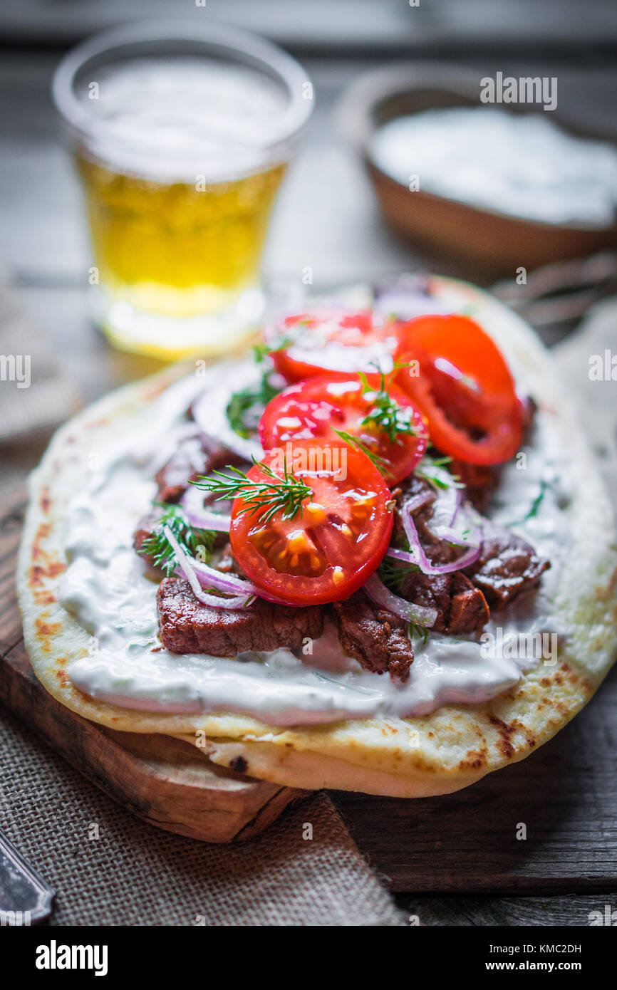 Steak sandwich con verdure Foto Stock