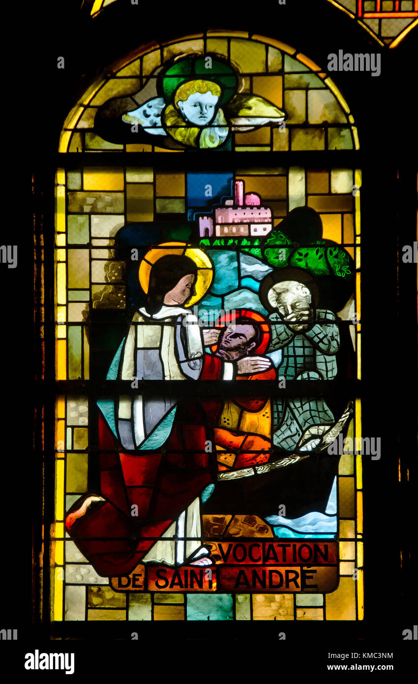 Parigi, Francia. Chiesa di Saint-Eustache: finestra di vetro colorato. La vocazione di St Andrew Foto Stock