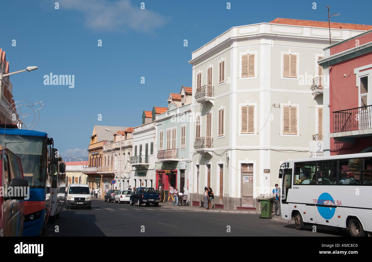 Rua de Lisboa,.Mindelo, centro dell'isola di São Vicente di Capo Verde Foto Stock