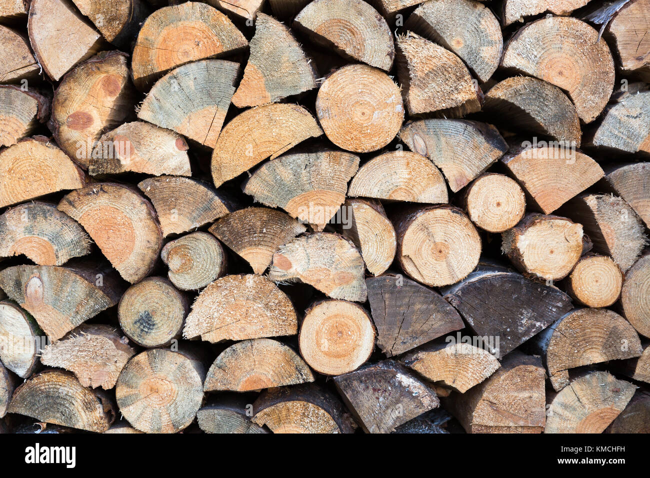 Primo piano di taglio di legna da ardere, naturale Sfondo legno Foto Stock