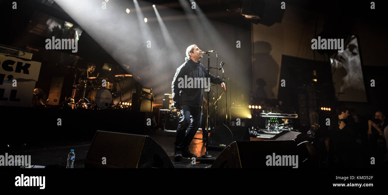 Plymouth, Regno Unito. 6 dicembre, 2017. Liam Gallagher eseguendo a Plymouth pavilions sul suo come lei sono stati tour. Credito: Steve lewington/ alamy live news Foto Stock