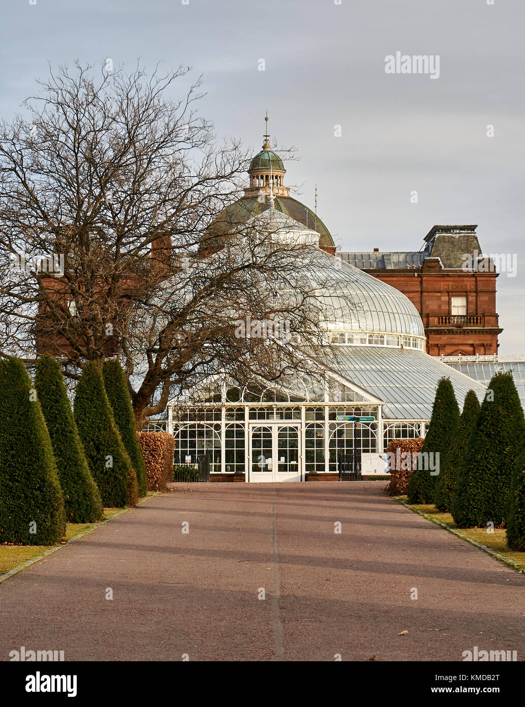 Glasgow, Regno Unito - 1 Dicembre 2017 : Palazzo del Popolo situato nel famoso Glasgow Green Park serve come un giardino d'inverno, di una caffetteria e di un museo. Foto Stock