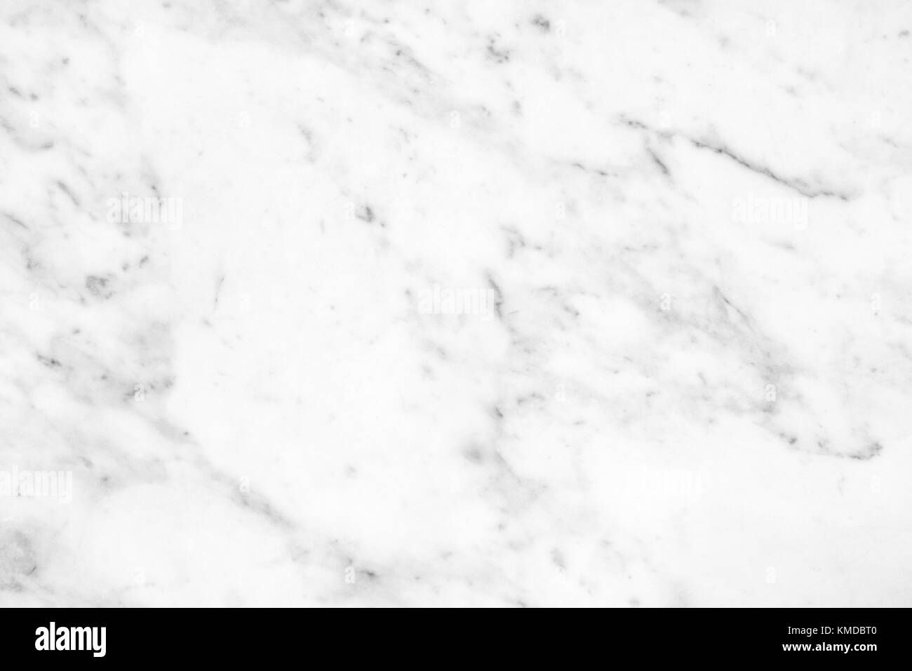 Il marmo bianco di Carrara luce naturale per il bagno o la cucina countertop bianco. Alta risoluzione texture e pattern. Foto Stock