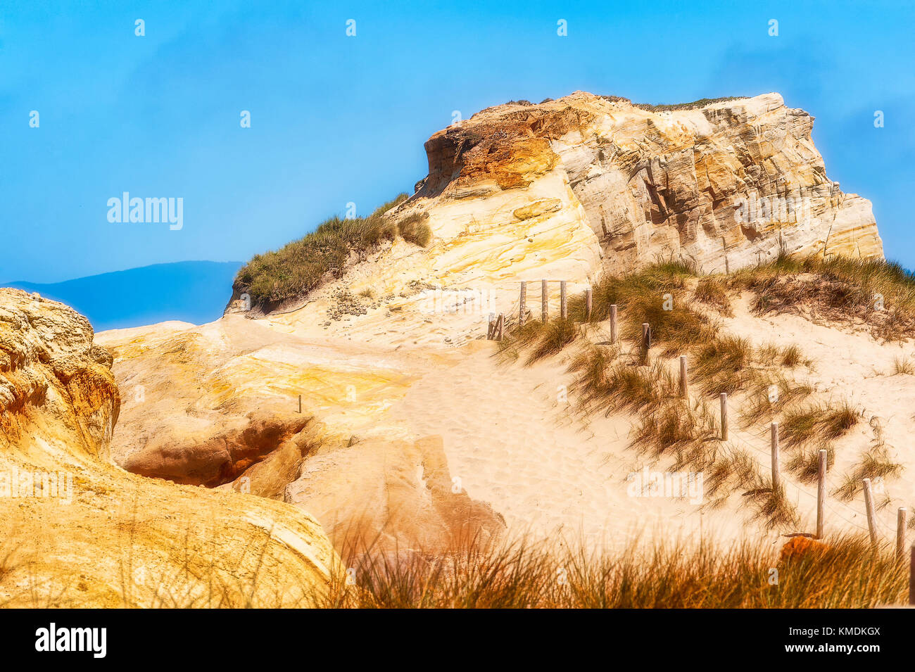 Cape kiwanda geologico della funzionalità di arenaria lungo l'oceano pacifico in città del pacifico sulla costa dell'Oregon Foto Stock