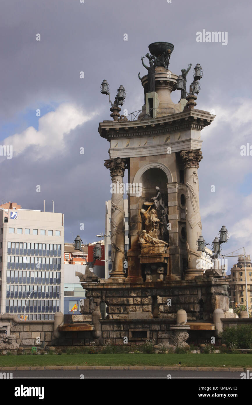 La fontana monumentale in Plaça Espanya Barcellona Spagna Foto Stock