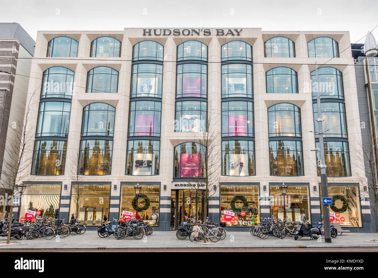 Esterno del department store Hudson's Bay su rokin in amsterdam, Paesi Bassi Foto Stock