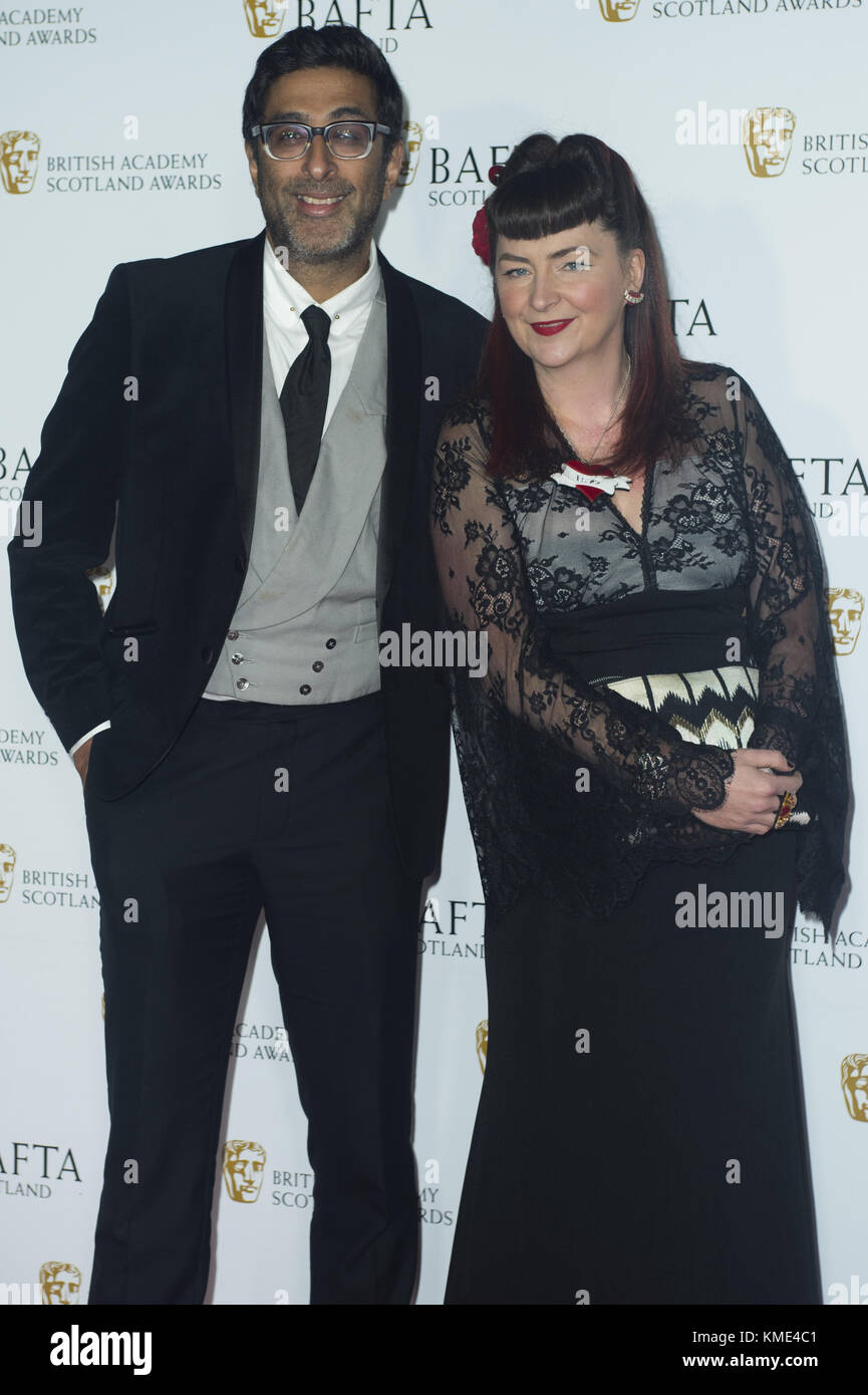 Le celebrità partecipano ai British Academy Scotland Awards al Radisson Blu di Glasgow. Con: Sanjeev Kohli, Fiona Kohli dove: Glasgow, Regno Unito quando: 05 Nov 2017 Credit: Euan Cherry/WENN.com Foto Stock