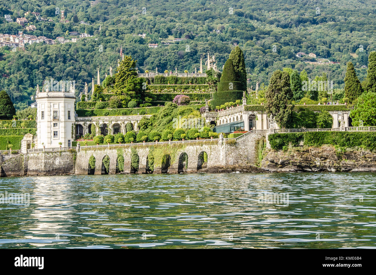 Isola Bella un tesoro naturale reso ancora più ricco da un intervento umano; è sempre stato uno dei preferiti di attrazioni turistiche del lago Maggiore. Foto Stock