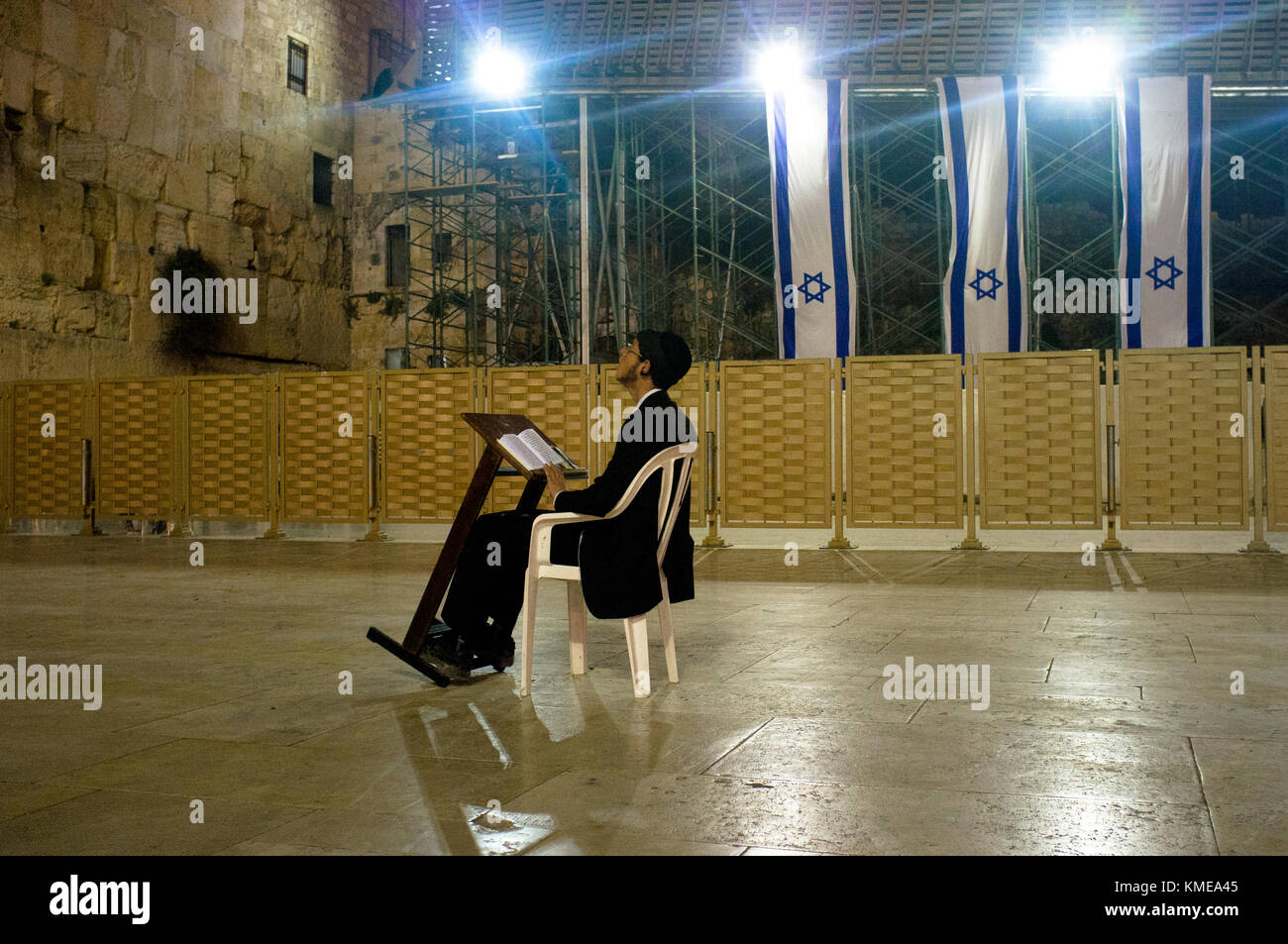 Il popolo ebraico in preghiera al Muro Occidentale di Gerusalemme. Foto Stock