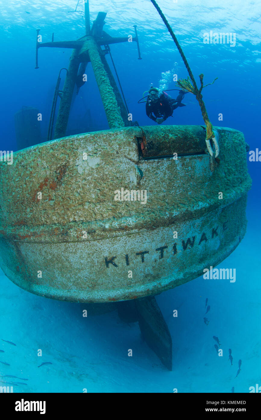Un anniversario del naufragio della nave USS kittiwake come un reef artificiale. Foto Stock