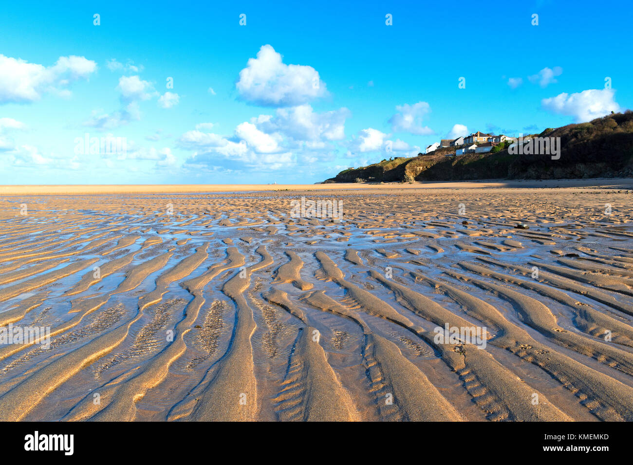 Il sole invernale a hayle towans Beach, Cornwall, Inghilterra, Regno Unito, Foto Stock