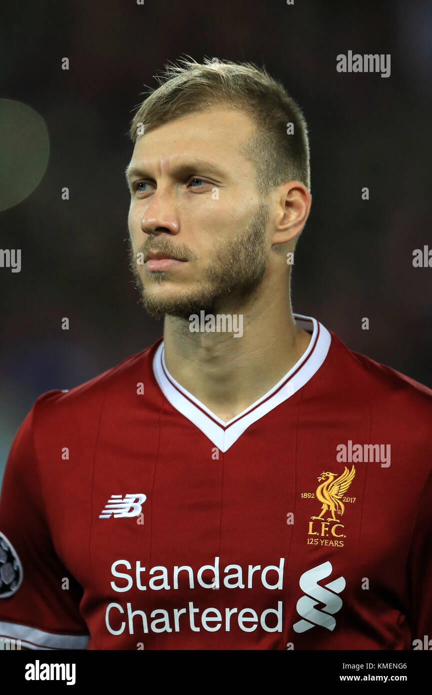 Di Liverpool Ragnar Klavan durante la UEFA Champions League, gruppo e corrispondono ad Anfield, Liverpool. Stampa foto di associazione. Picture Data: Mercoledì 6 dicembre 2017. Vedere PA Storia SOCCER Liverpool. Foto di credito dovrebbe leggere: Tim Goode/PA FILO Foto Stock