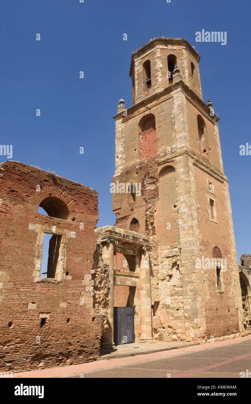 Monastero di San Benito e le rovine del monastero di San Facundo e San Primitivo,Sahagun, Spagna Foto Stock