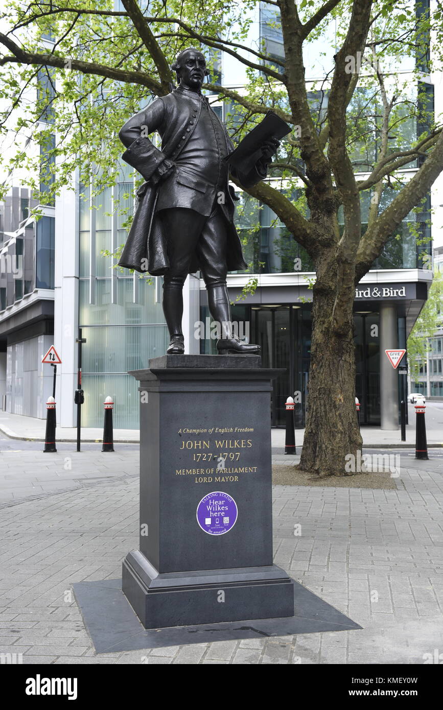 Giovanni documento Wilkes 1727 - 1797, Membro del parlamento e sindaco di Londra statua. La statua si trova appena dentro la città di Londra, su Fetter Lane Foto Stock