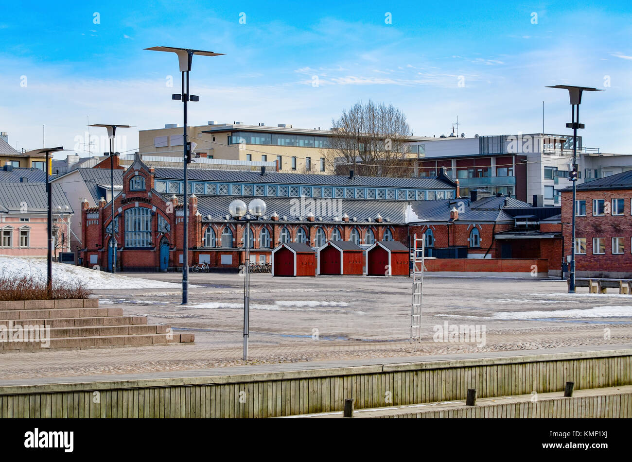 La piazza del mercato Kauppatori vista in oulu, Finlandia e Scandinavia Foto Stock