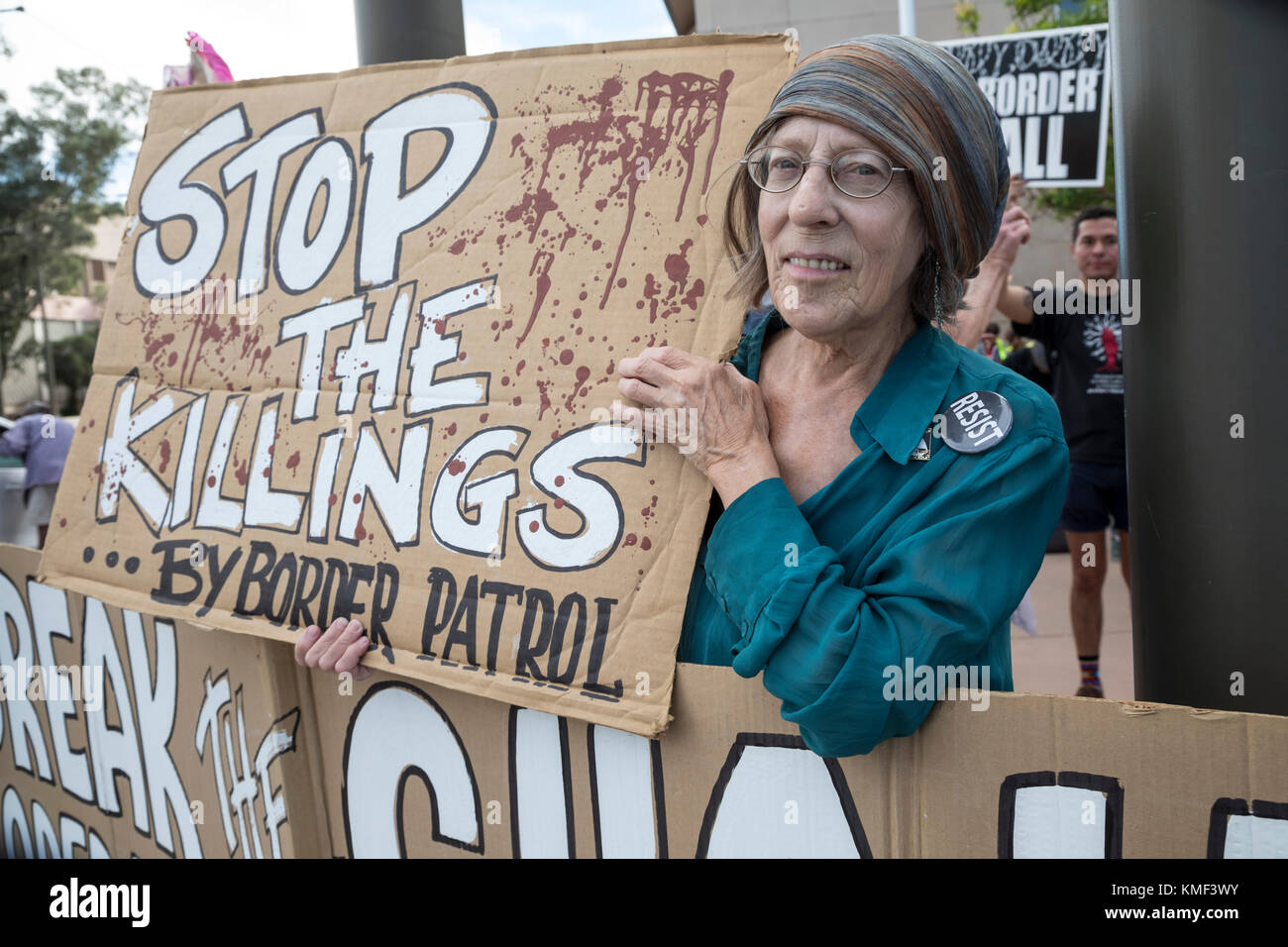 Tucson, Arizona, centinaia si sono Uniti ad una manifestazione contro l'operazione Steamline al tribunale federale. Il programma del Dipartimento della sicurezza interna tratta il Foto Stock