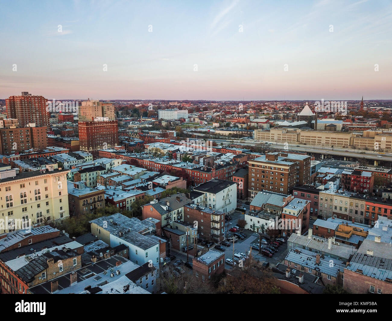 Antenna di downtown Baltimore, Maryland dal Mount Vernon place Foto Stock
