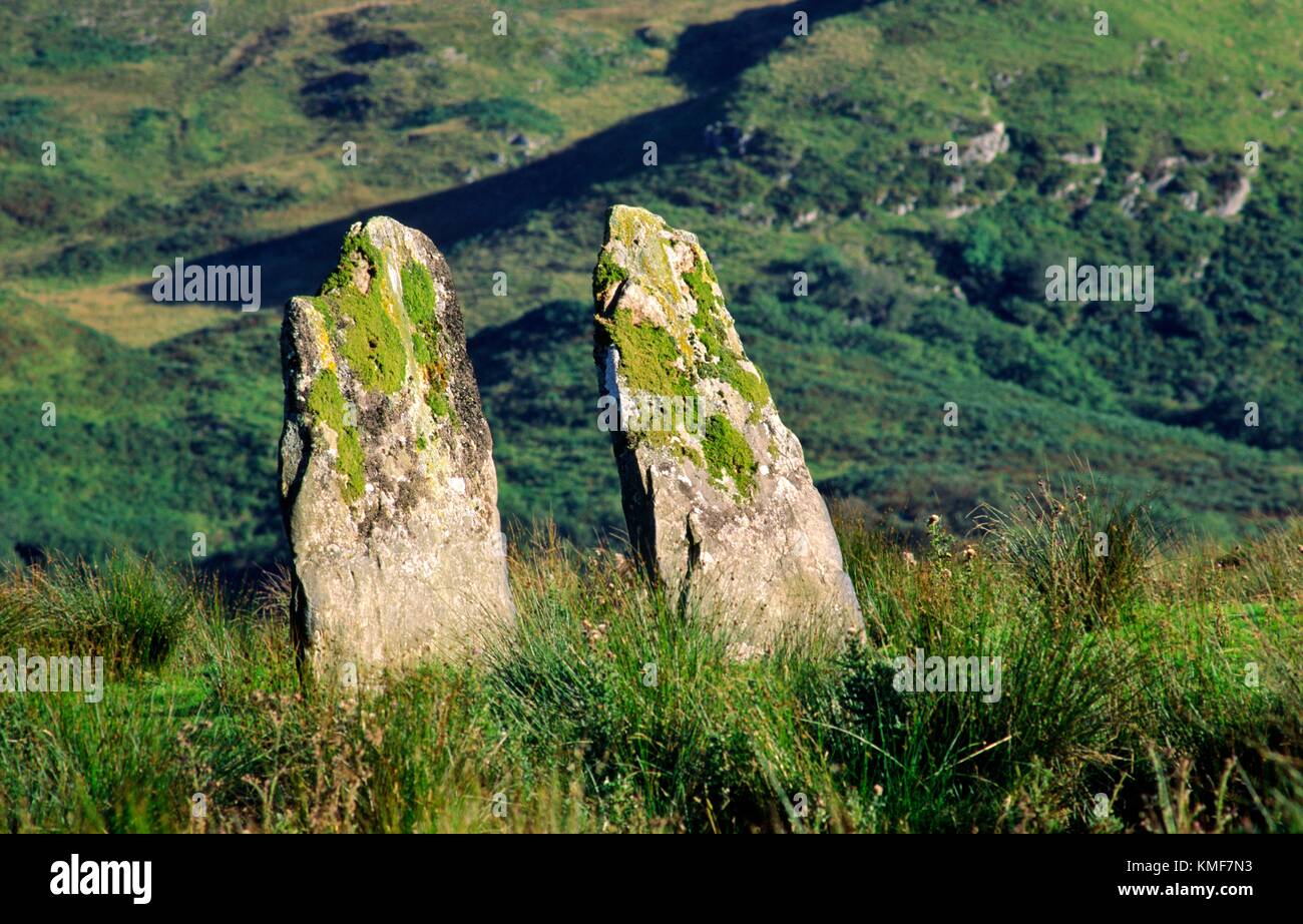 Carnasserie pietre. Coppia di preistoria megalitica pietre permanente presso l'estremità nord della valle Kilmartin Argyll, Scozia. Oltre 2,5 m di altezza Foto Stock