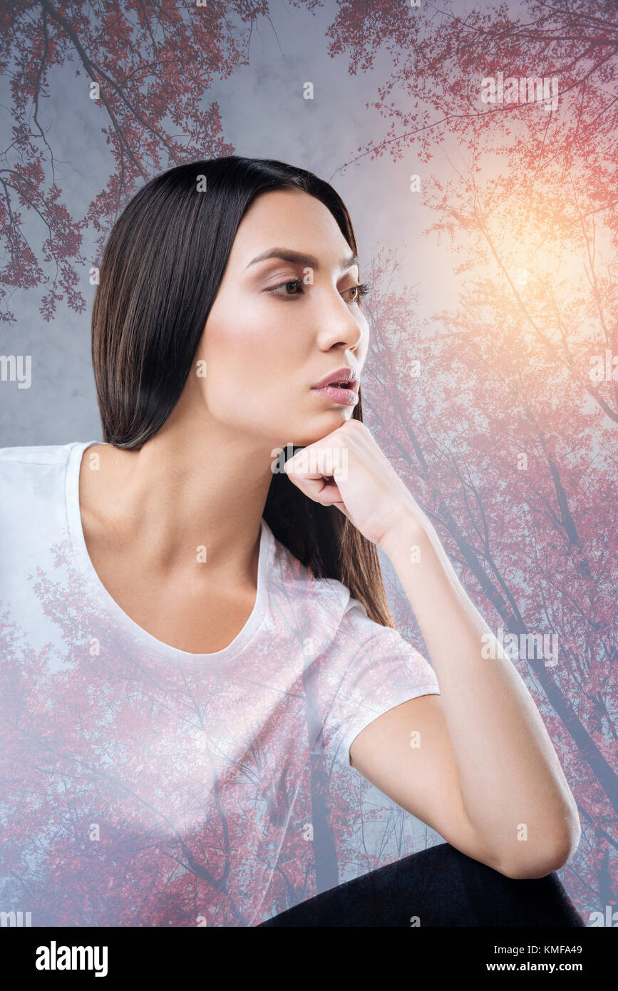 Smart esperto allenatore sport guardando fiduciosi prima di campionato Foto Stock