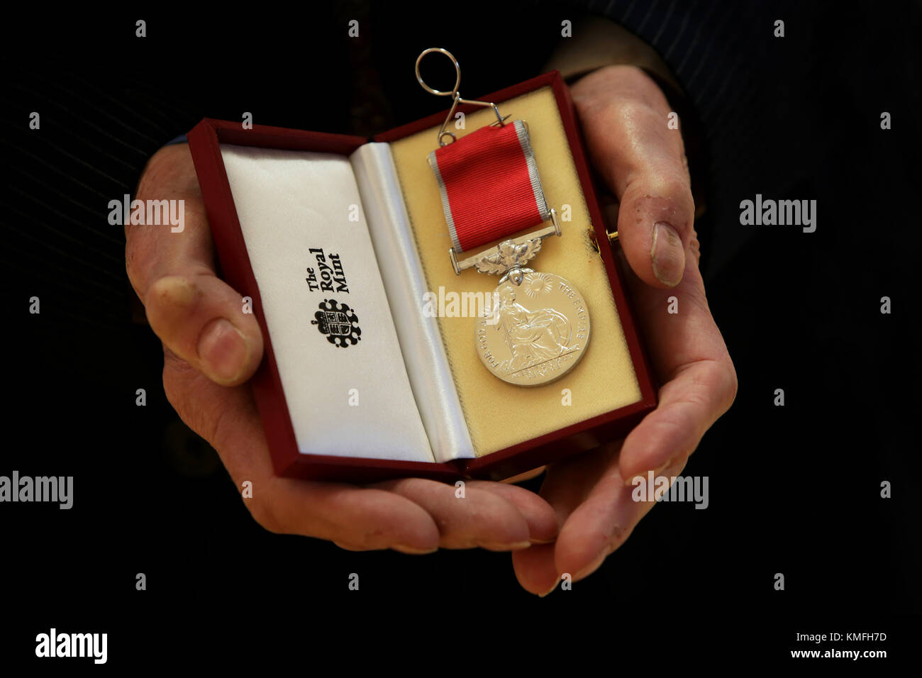 L'Impero Britannico medaglia (BEM) attribuito per la benemerita civile o militare servizio degno di riconoscimento da parte della corona. Nella foto nel Sussex, Regno Unito. Foto Stock