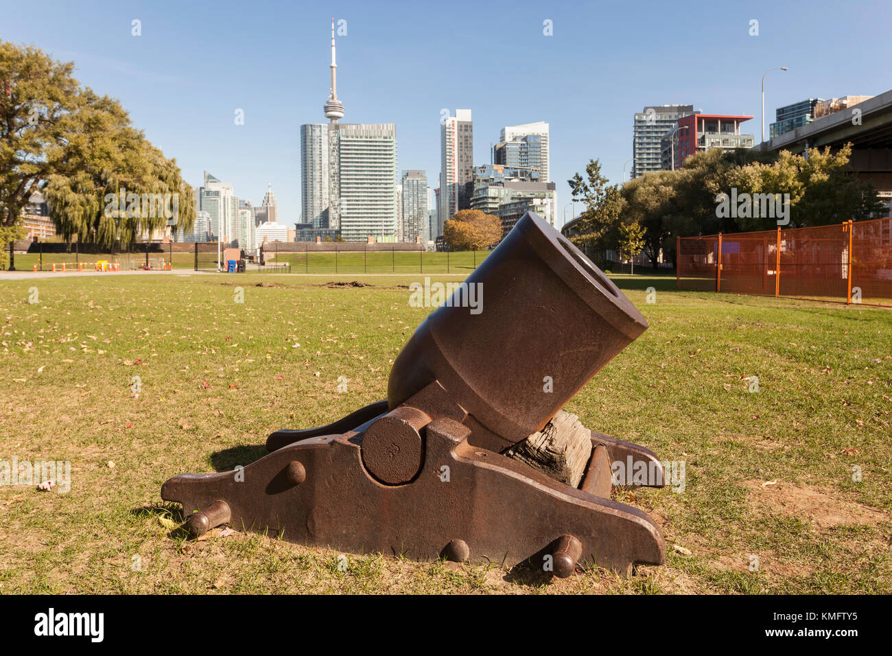 Il vecchio cannone alla fortificazione storico fort york a Toronto in Canada Foto Stock