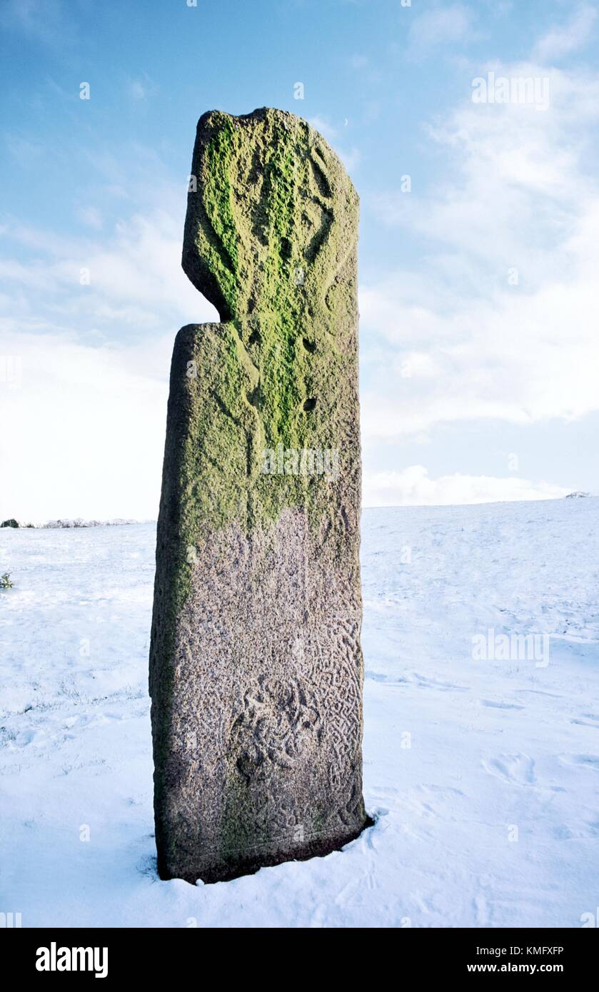 Celtic Pictish 9C. Una croce cristiana bramma noto come la Fanciulla di pietra. Vicino alla cappella di Garioch, Grampian Regione, Scozia Foto Stock