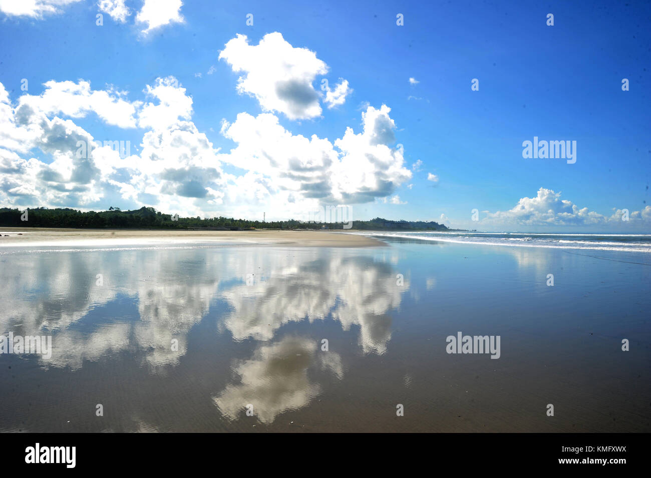 Una vista di Cox's Bazar mare spiaggia in Bangladesh Foto Stock
