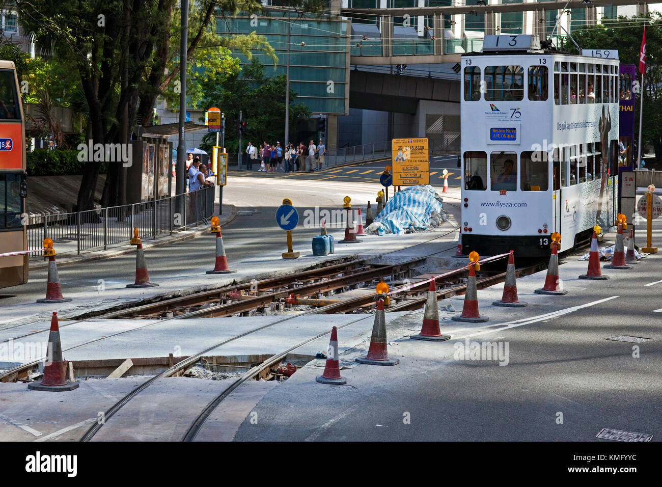 La linea del tram in riparazione, isola di Hong Kong SAR, Cina Foto Stock