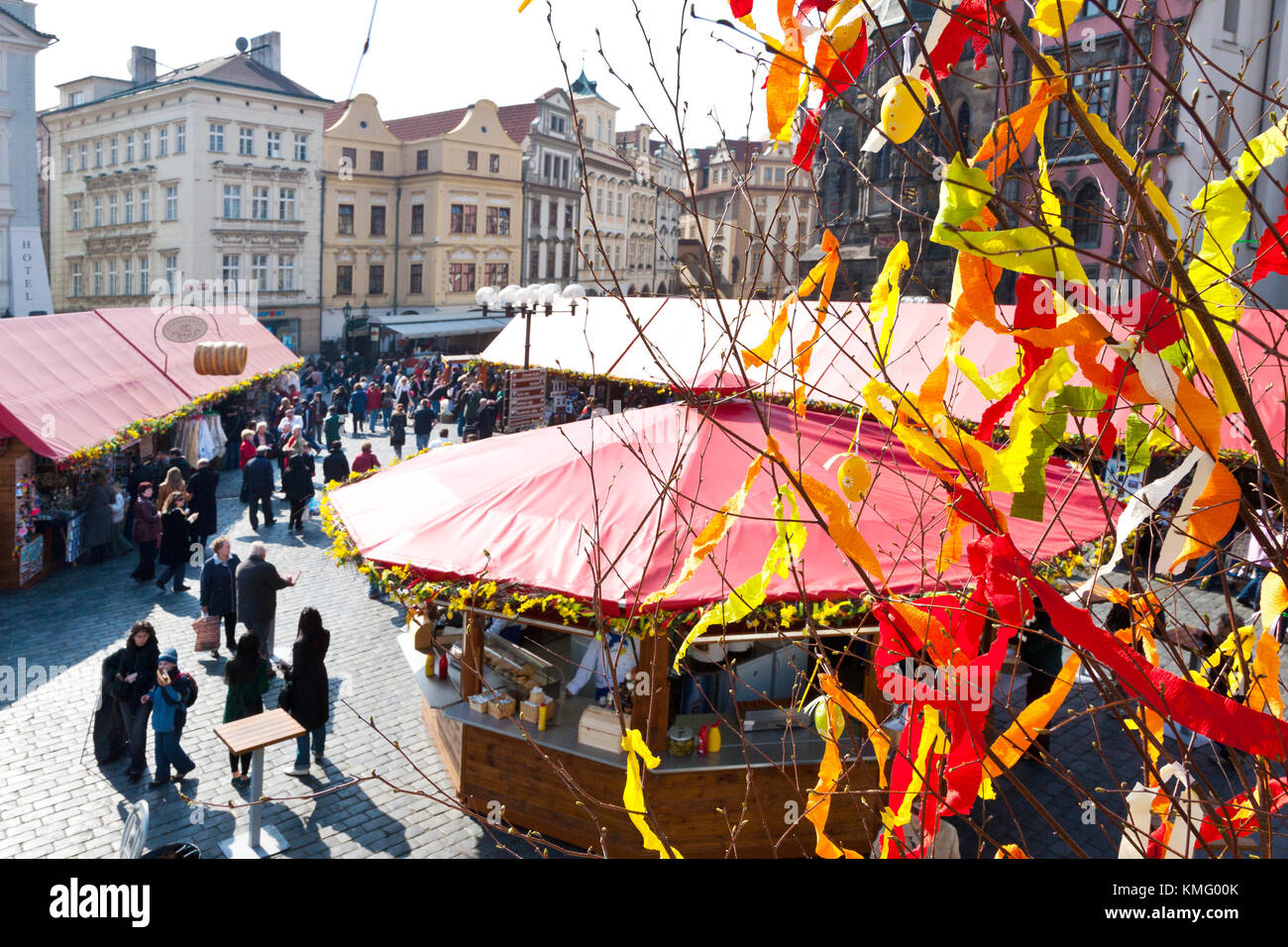 Mercato di Pasqua, Piazza della Città Vecchia, Praga, repubblica Ceca / Velikonocni trhy, Staromestske namesti, Praha (UNESCO), Ceska republika Foto Stock