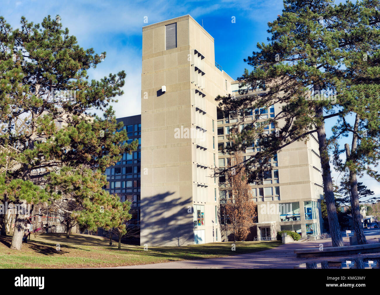 La guelfa, ontario, Canada - 15 marzo 2016: vista di guelph University campus con una miscela di architettura moderna e tradizionale. Foto Stock