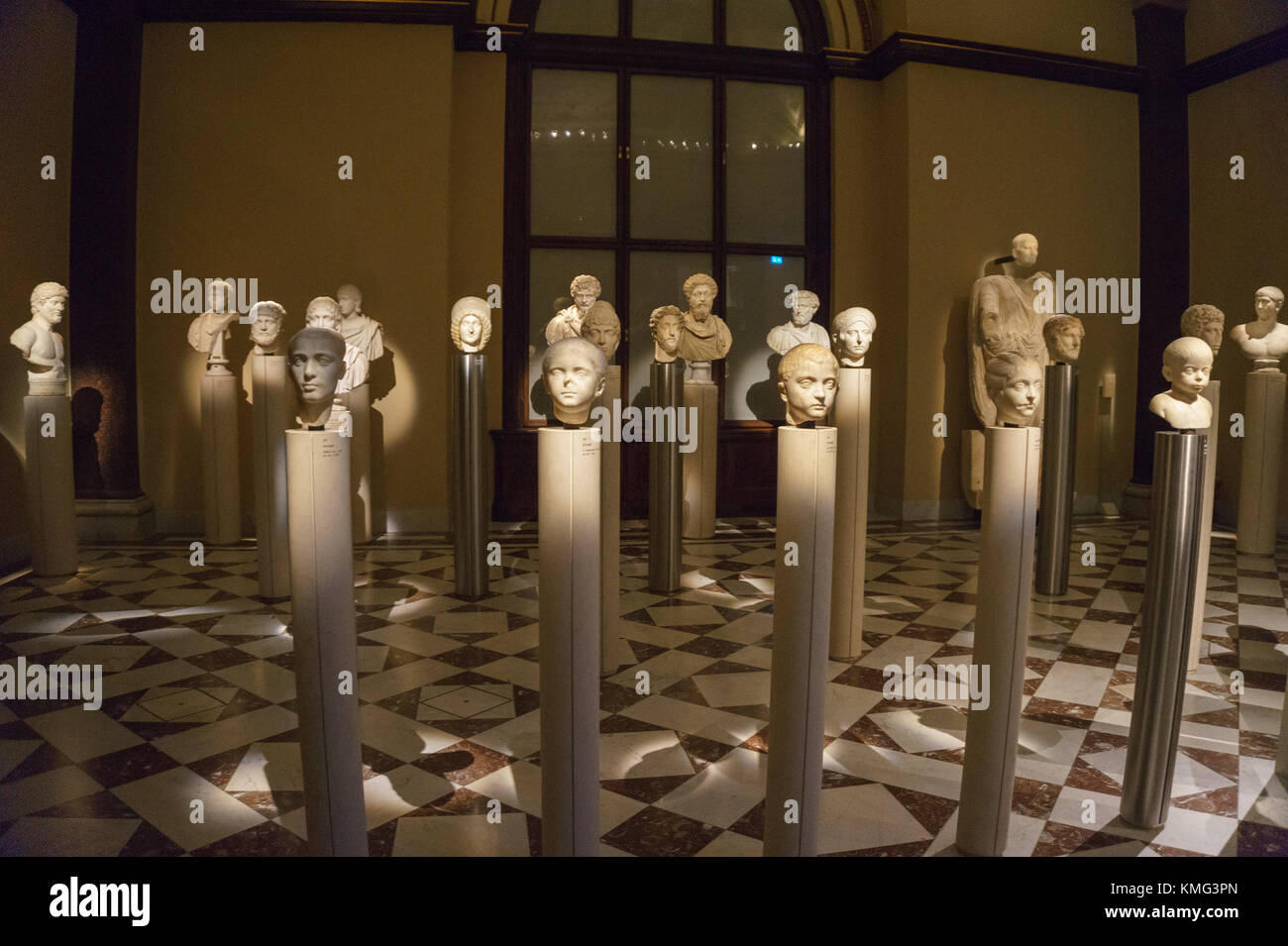 Interno del Kunsthistorisches (Museo di Storia dell'arte) e galleria camere. Si tratta di un museo di arte a Vienna, Austria, Europa Foto Stock