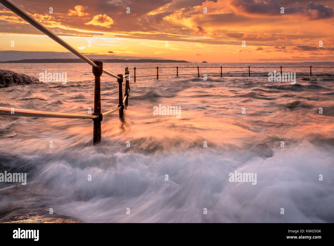 Il moto di marea presso la piscina Foto Stock