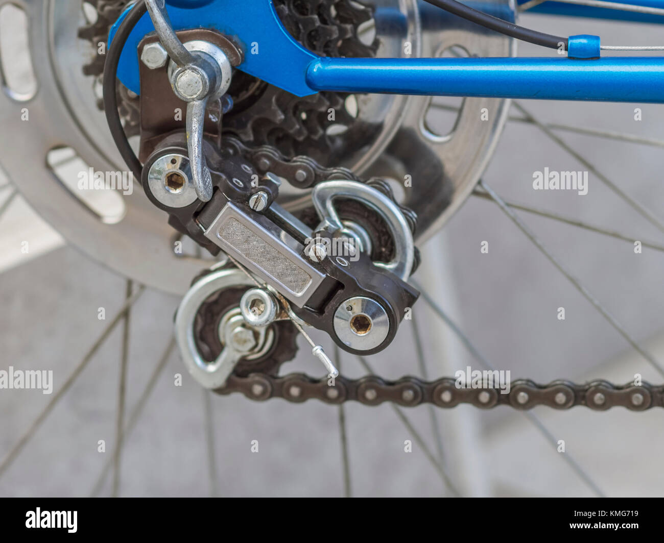 Primo piano del deragliatore posteriore della bicicletta Foto Stock