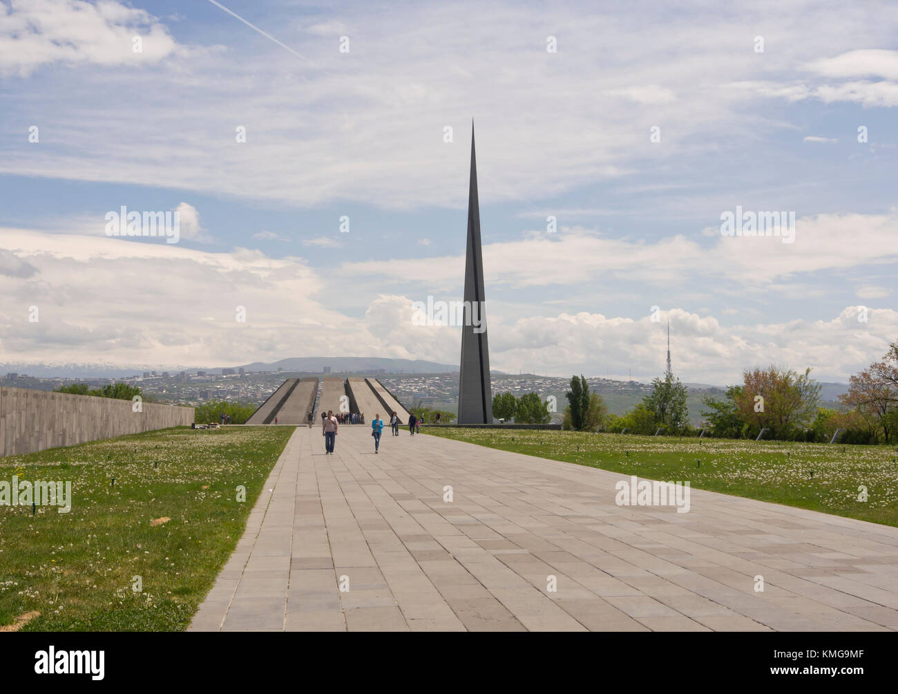 Patrimonio armeno, il genocidio memorial e museo, Tsitsernakaberd,sulla cima di una collina n Yerevan Armenia Foto Stock