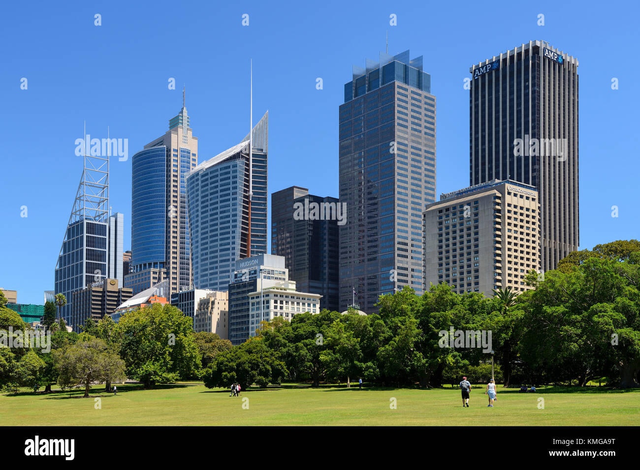 Royal Botanic Garden di Sydney, con edifici ad alta nel quartiere centrale degli affari in background - Sydney, Nuovo Galles del Sud, Australia Foto Stock