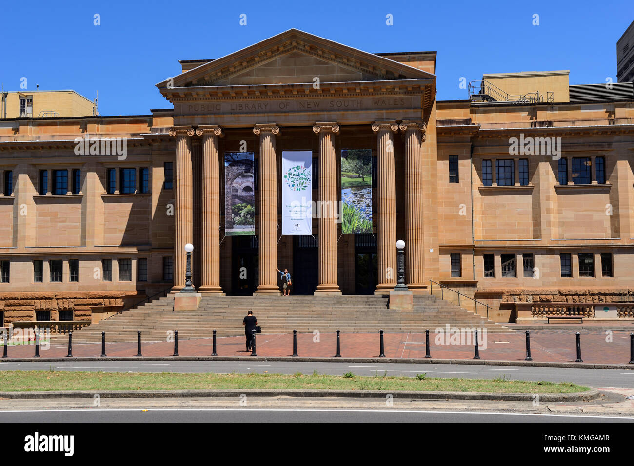 Ingresso alla mitchell ala della biblioteca dello stato del Nuovo Galles del sud del quartiere affaristico centrale di Sydney, Nuovo Galles del Sud, Australia Foto Stock