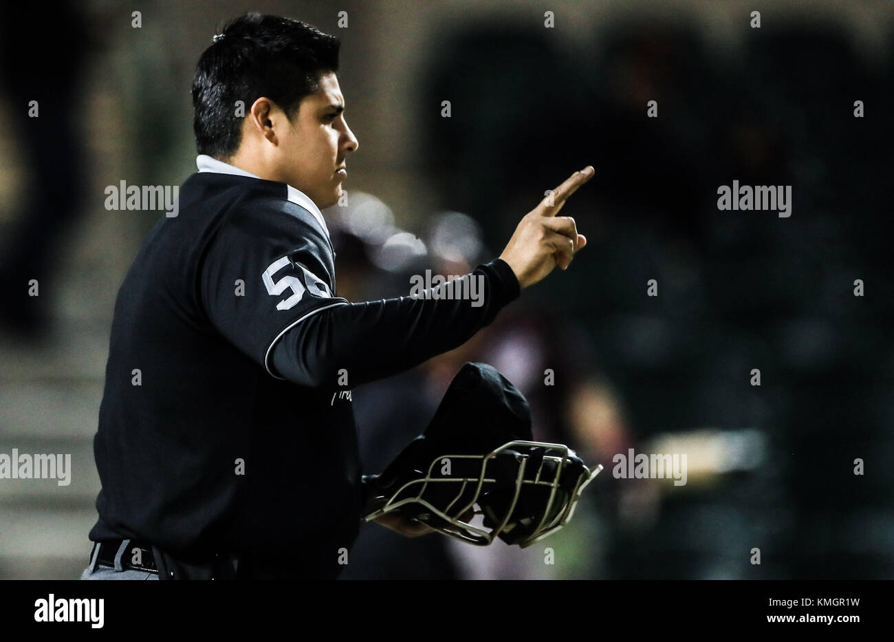 Hermosillo, Messico. 07Th dec, 2017. gioco di baseball della lega messicana del pacifico. terza partita del secondo turno con il match tra tomateros de minatitlan vs naranjeros de hermosillo. 07 dicembre 2017. (Foto: Luis Gutierrez /nortephoto.com) credito: nortephoto.com/alamy live news Foto Stock