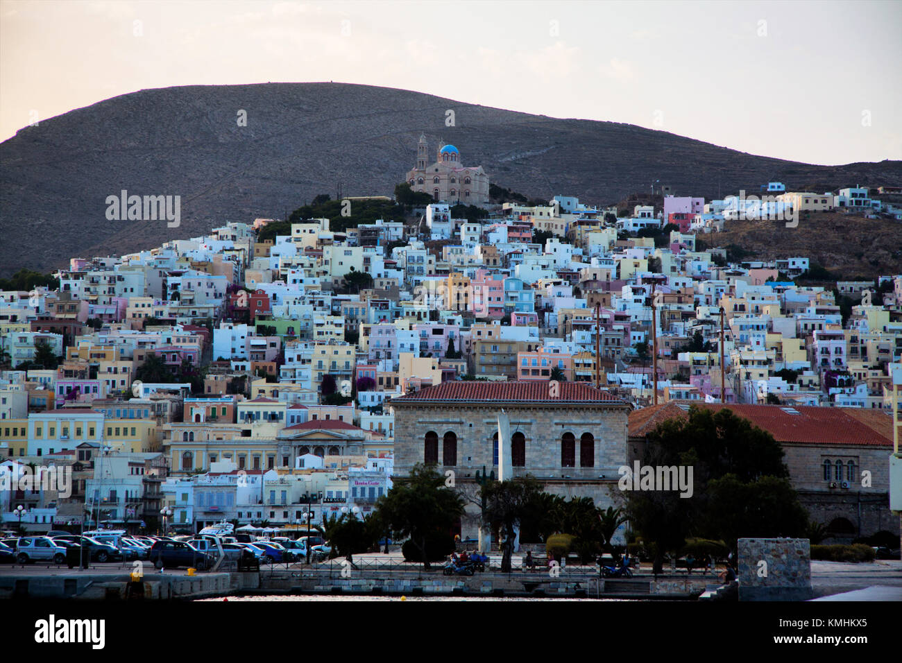 Vista della città hermoupolis syros island isole cicladi Foto Stock