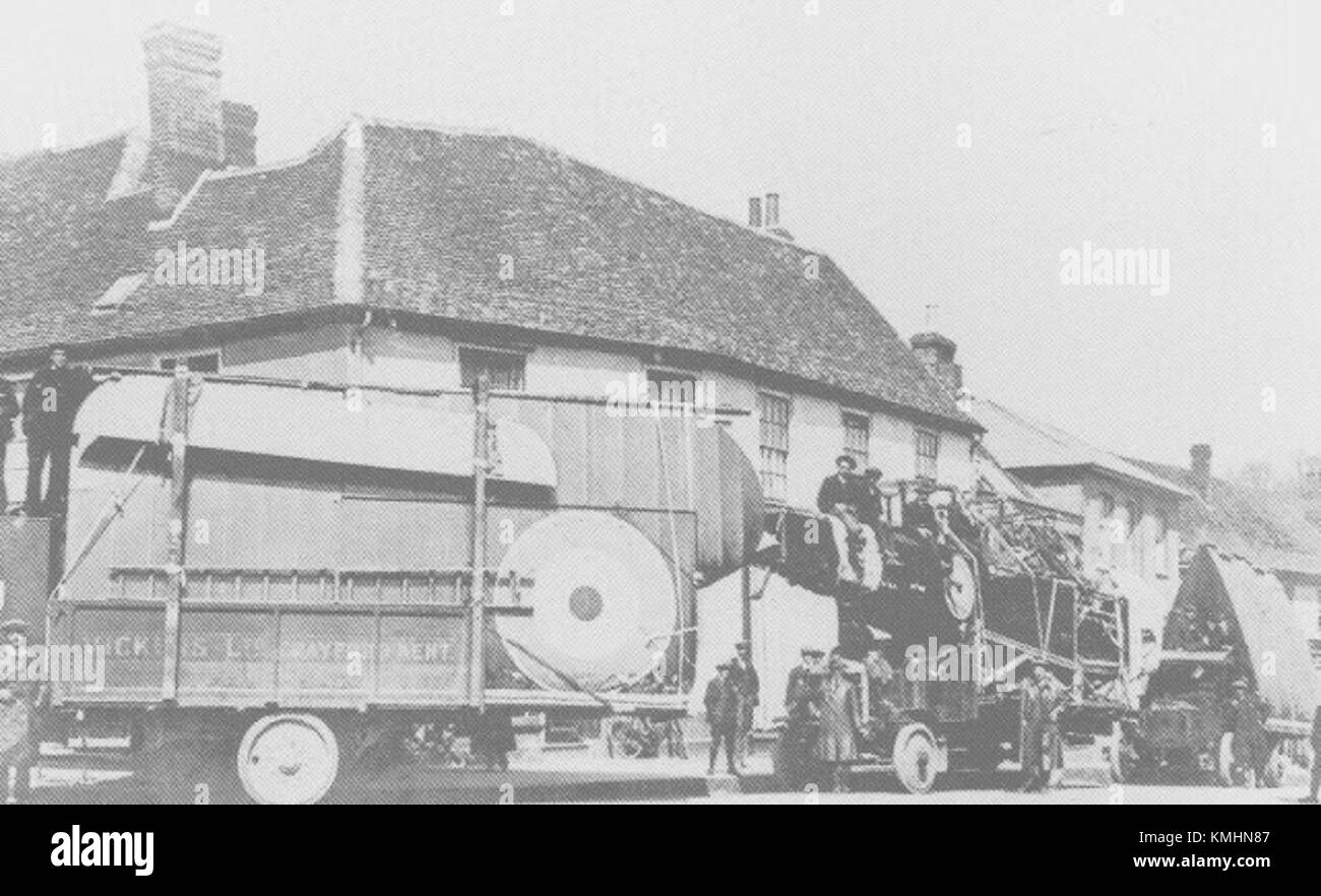 Un aeromobile Vickers in rotta verso Joyce Green a Dartford, che riflette il suo viaggio e il suo collegamento con questa specifica località nel Regno Unito, probabilmente legato alla storia o all'industria dell'aviazione. Foto Stock