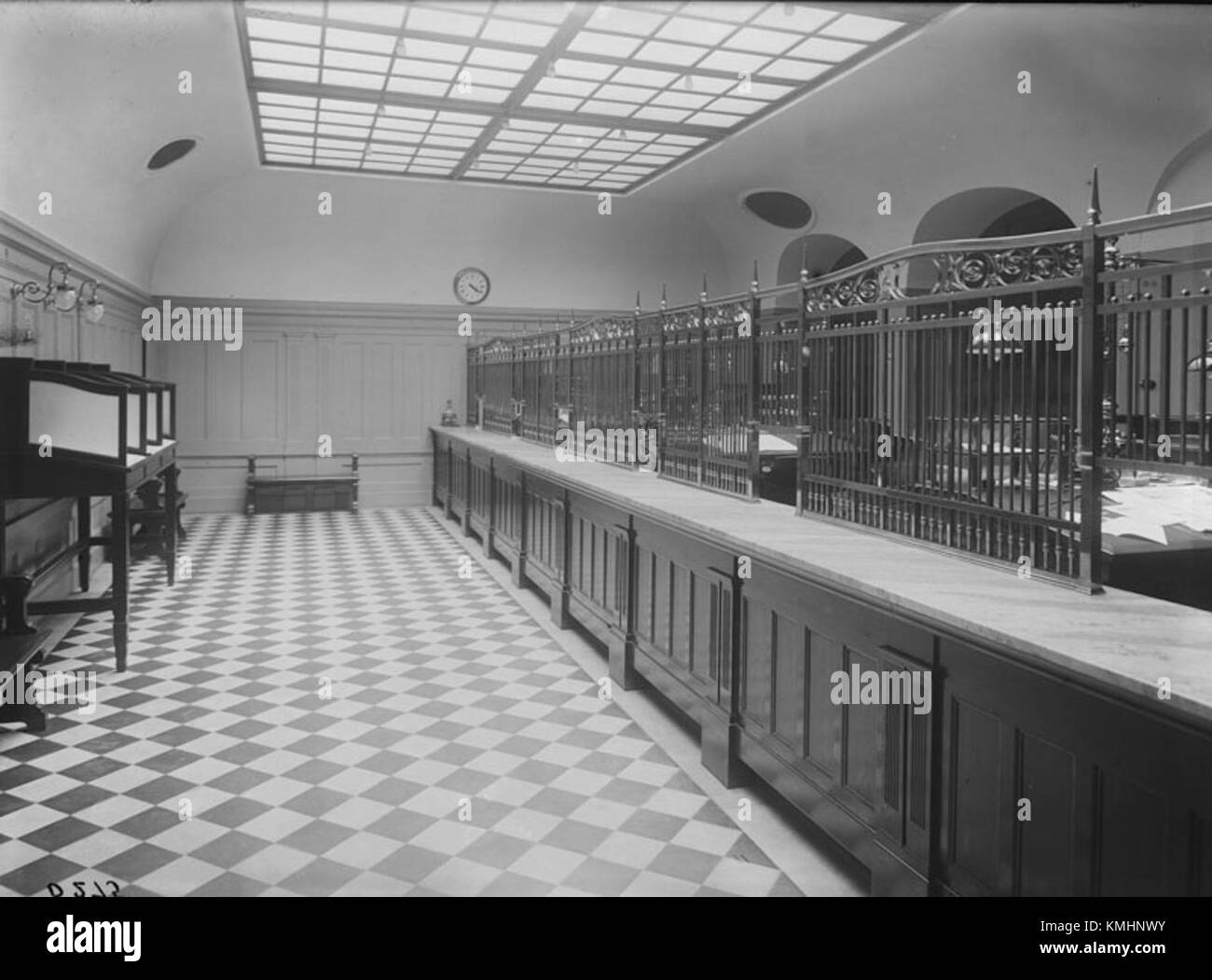 La Sydsvenska Kreditaktiebolaget, storica banca svedese, operava dal suo ufficio bancario, offrendo servizi finanziari ai clienti. La banca è stata una parte fondamentale delle infrastrutture finanziarie svedesi durante i suoi anni di attività. Foto Stock