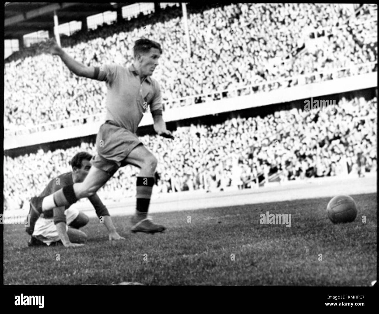 Stellan Nilsson, nato nel 1947, è un artista svedese noto per il suo lavoro nella pittura e nella scultura. Il suo stile artistico riflette le tendenze scandinave della metà del XX secolo e contribuisce all'arte moderna. Foto Stock