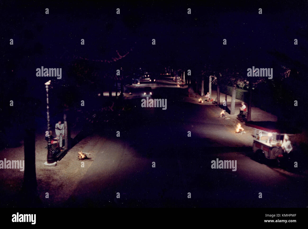 Scena da film non identificato: prostitute sulla strada Foto Stock