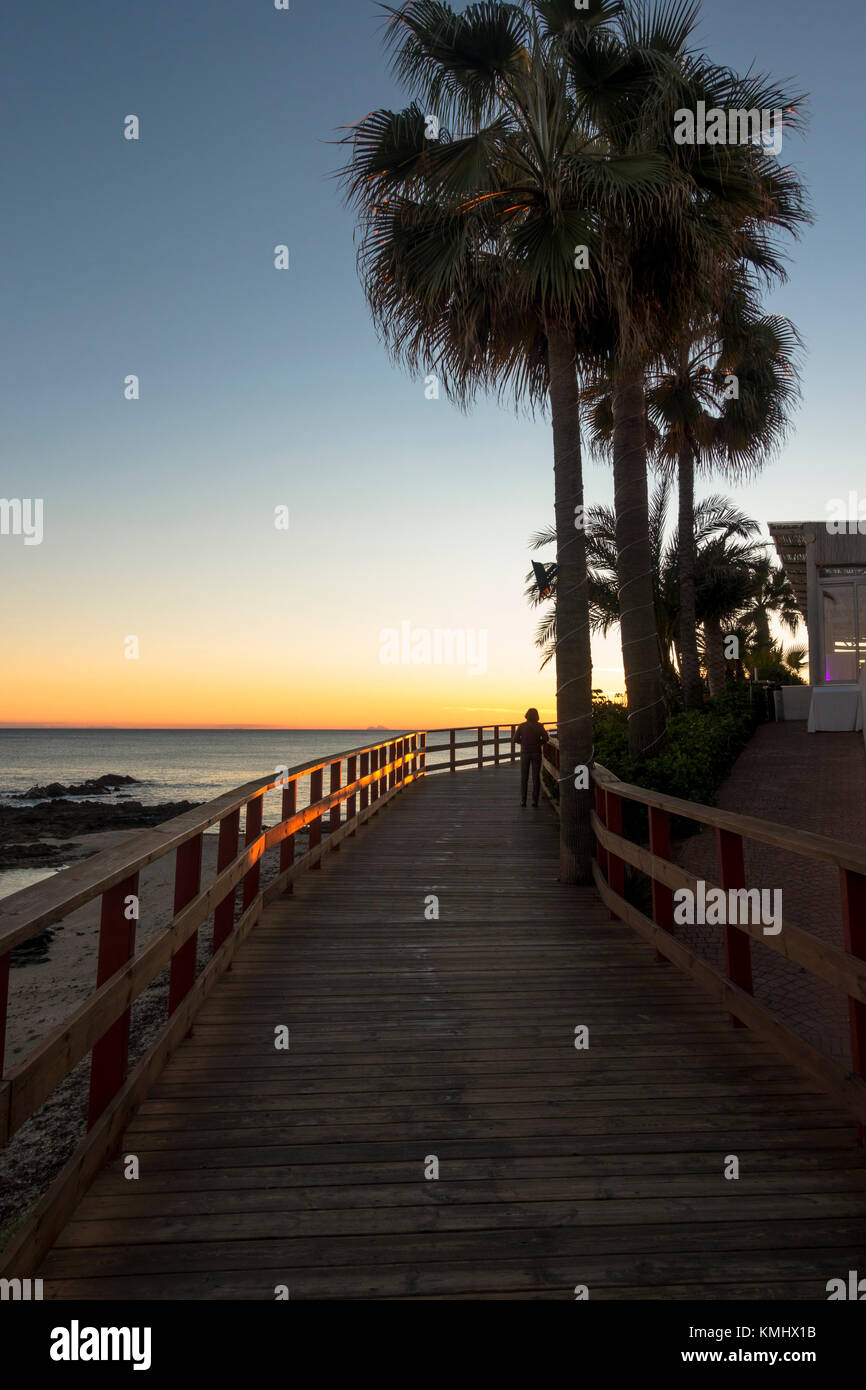 Passerella in legno, Senda Litoral. Percorso, percorso, spiaggia, Mijas, provincia di Malaga, Costa del Sol, Andalusia southern, Spagna, Europa Foto Stock