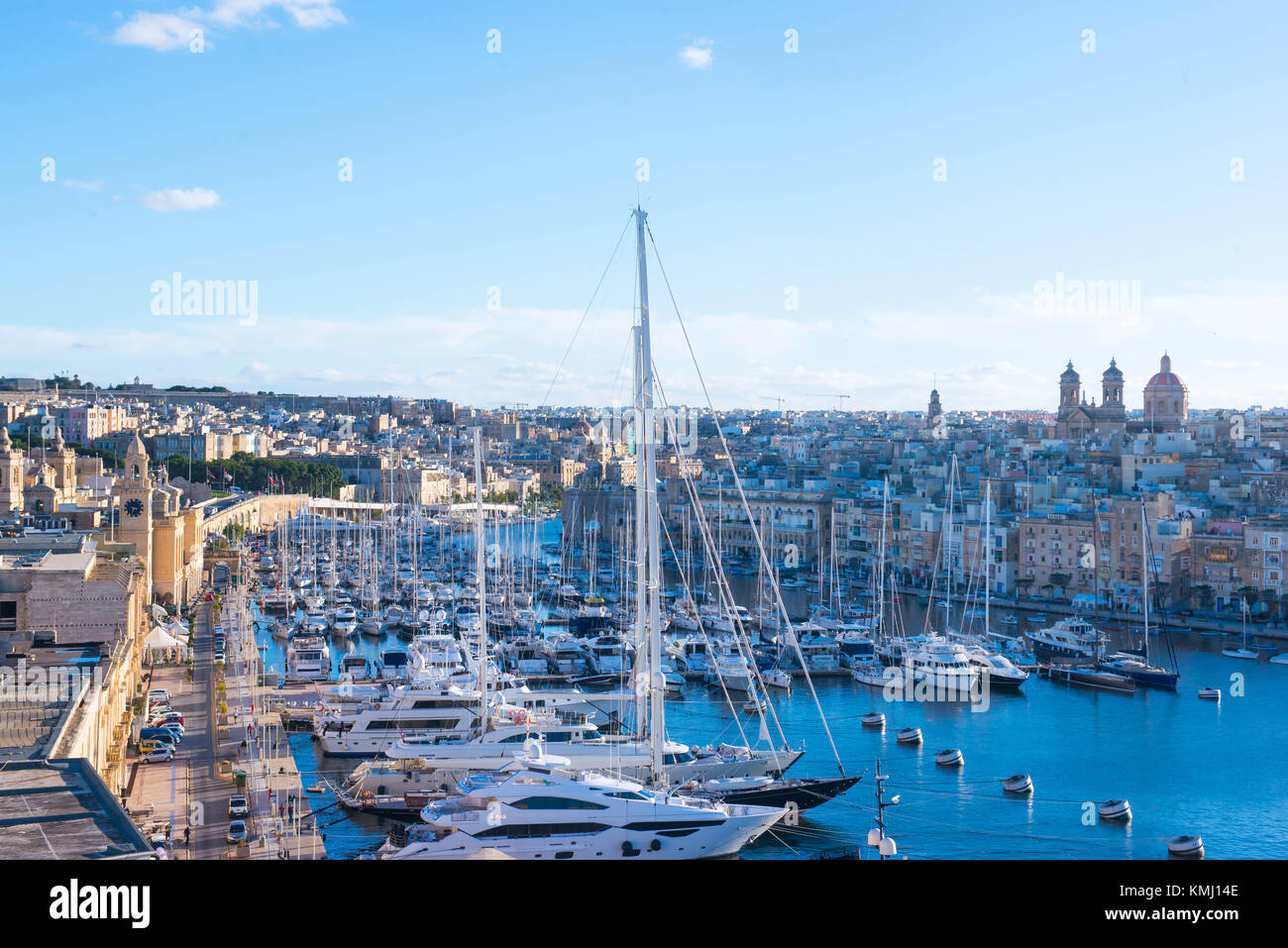 Malta, 6 dicembre 2017. Il Grand Harbour Marina e il birgu quartiere di La Valletta, la capitale di Malta. Michael tubi / alamy live news. Foto Stock