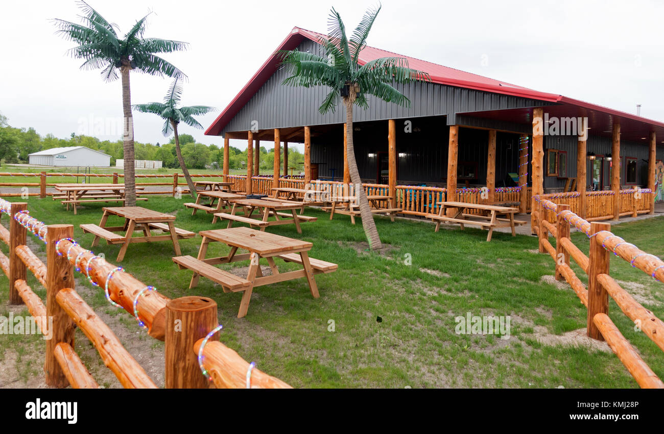 Fantasiosa patio esterno dell'oasi ristorante messicano. battaglia lago minnesota mn usa Foto Stock