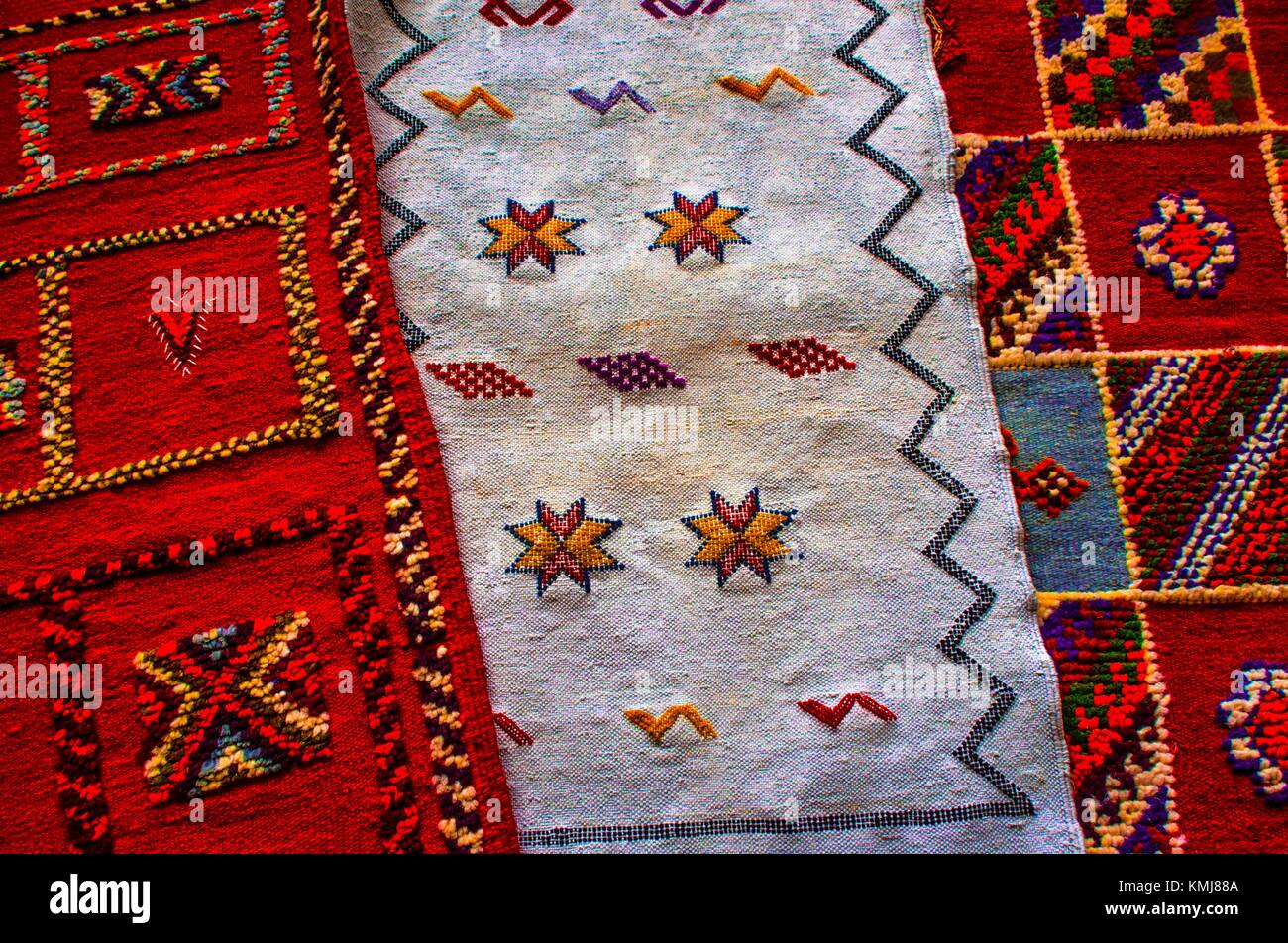 تحت الأرض القوانين واللوائح محلي عملية مراقبة ايصال سلسلة tappeti  marocchini berberi - yoga-vedanta-studio.org