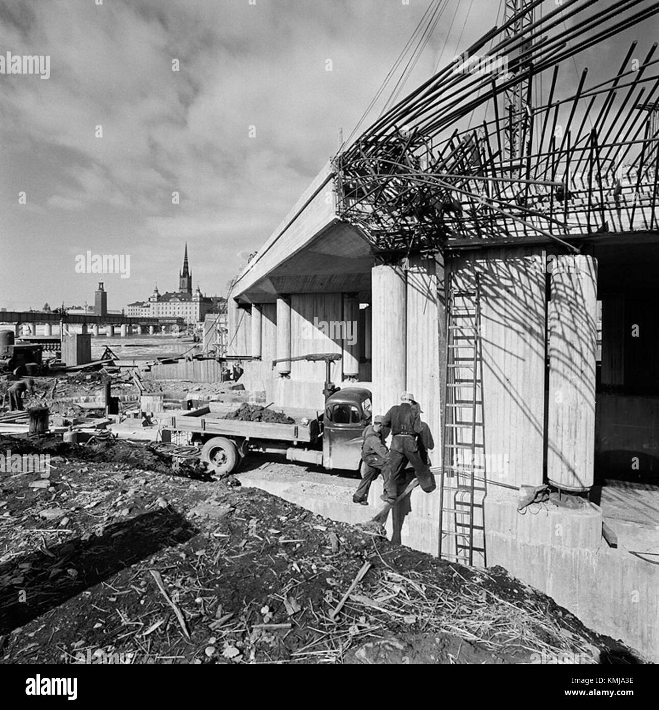 Il centro di Stoccolma (innerstad) rappresenta il nucleo storico e culturale della capitale svedese. Presenta un mix di architettura medievale e moderna, con punti di riferimento culturali e vivace vita urbana. Foto Stock