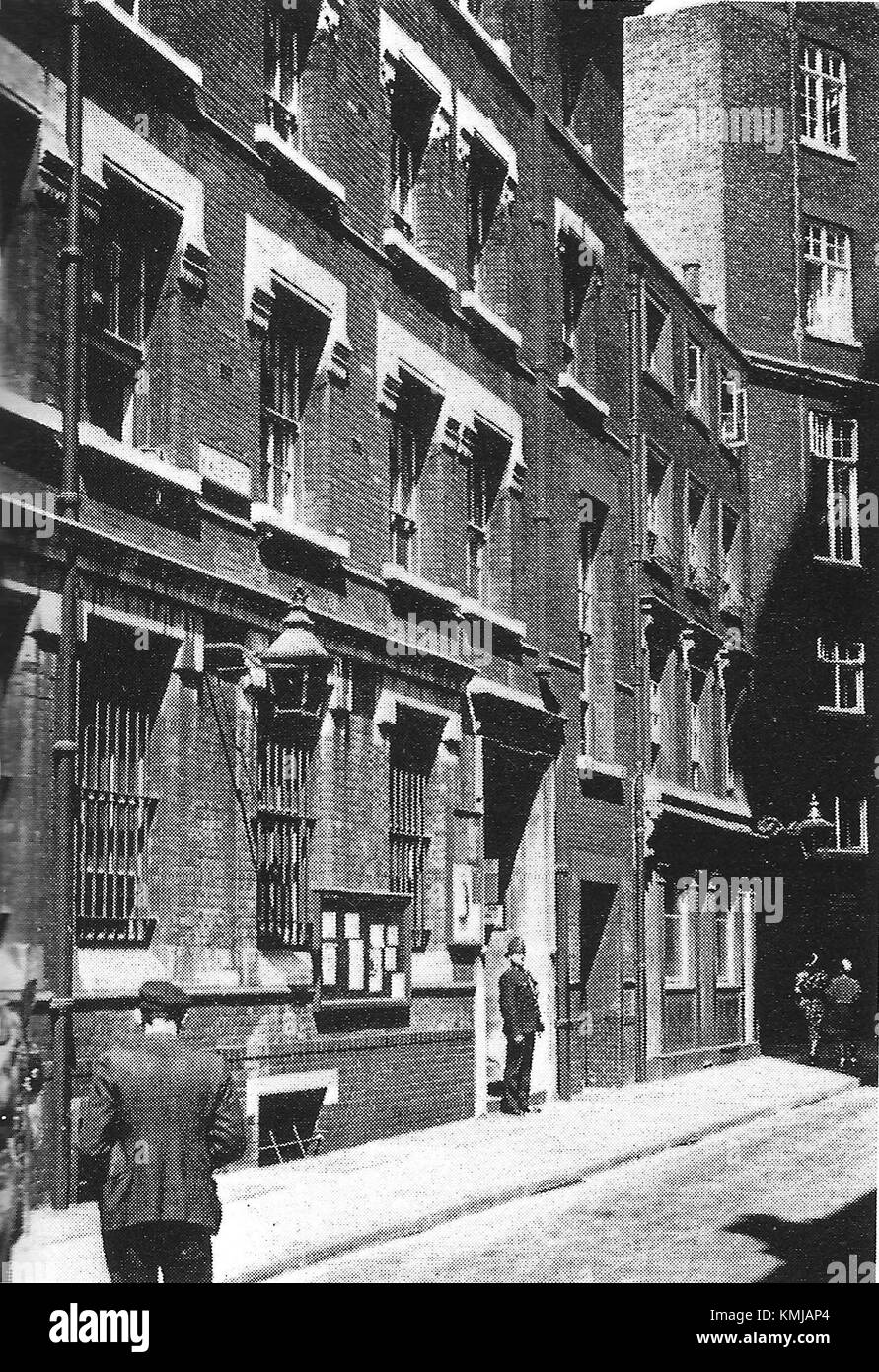 La stazione di polizia di Vine Street, situata a Londra, è un sito storico che riflette il patrimonio architettonico e delle forze dell'ordine della città. Ha svolto un ruolo significativo nella storia della polizia di Londra. Foto Stock