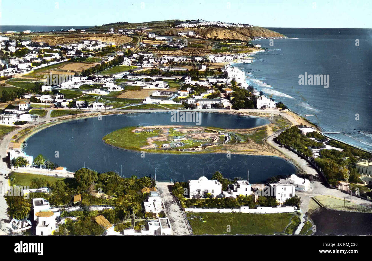 Una rappresentazione storica dei porti di Cartagine, risalente al 1958. Cartagine, situata nell'odierna Tunisia, era una grande città antica e potenza marittima, nota per il suo porto strategico e le rotte commerciali nel Mediterraneo durante le guerre puniche. Foto Stock